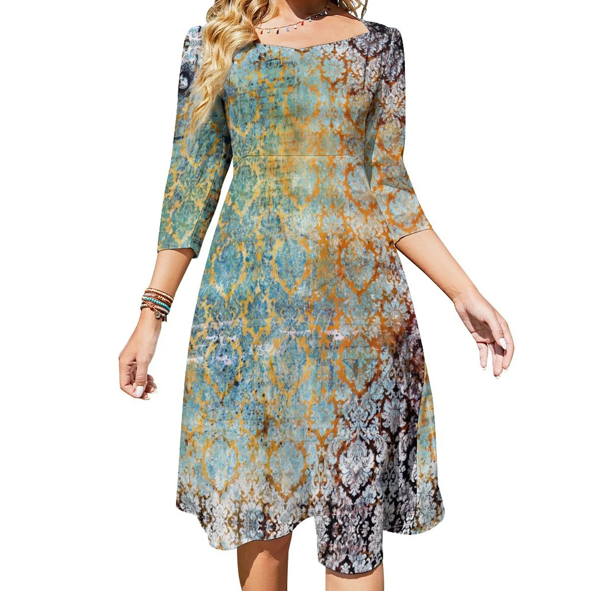 Women's Sweetheart Tie-Back Flare Sleeve Dress - Weathered Damask Print